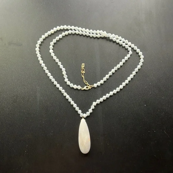 Beautiful stone and bead long pendant necklace - Picture 1 of 2